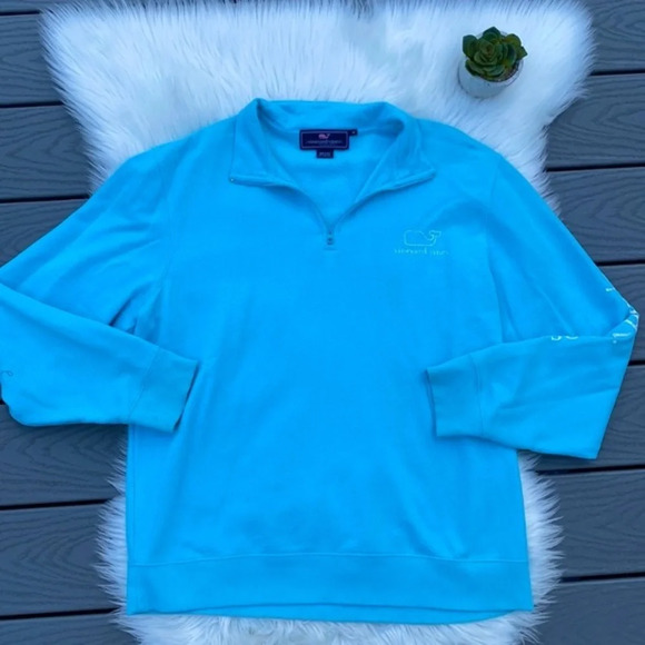 Vineyard Vines Tops - Vineyard Vines blue quarter zip sweatshirt